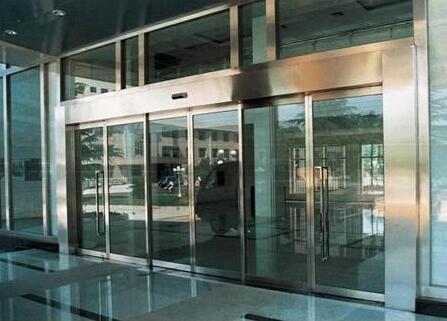 選擇玻璃防火門需要考慮哪些問(wèn)題